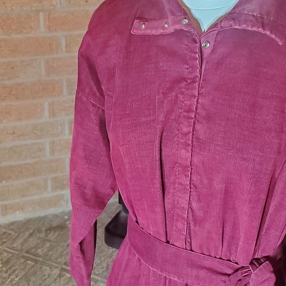 Vintage Caron Maroon Corduroy Dress.  Snap closure to waist - Picture 3 of 4